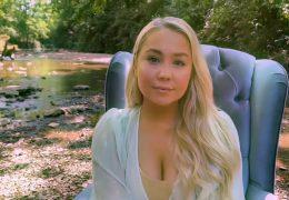 RaeLynn – Me About Me